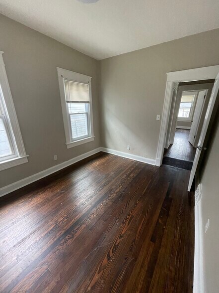 Building Photo - 1620 E 37th St