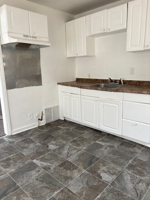 Building Photo - 18134 Vaughan St