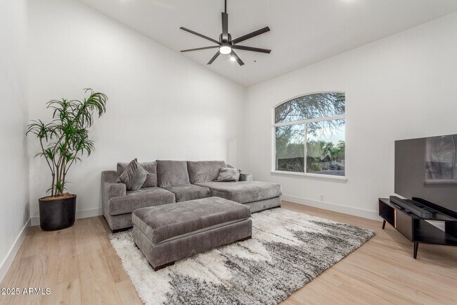 Building Photo - 8156 E Questa Rd