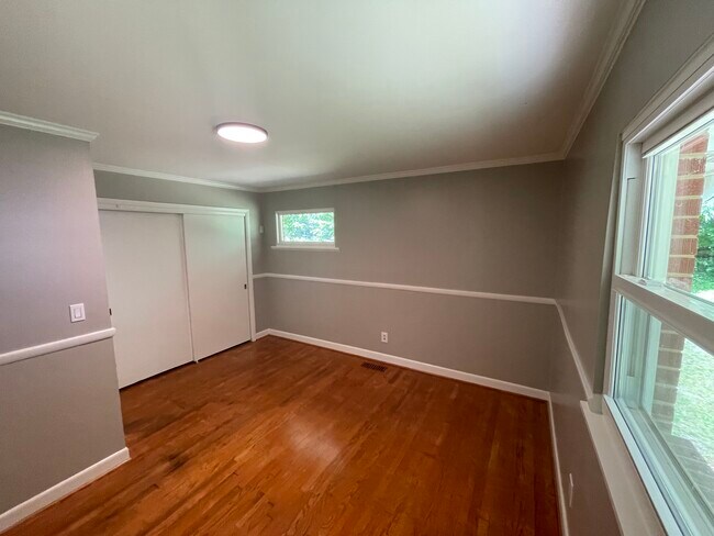 Building Photo - 429 Dorothy Dr