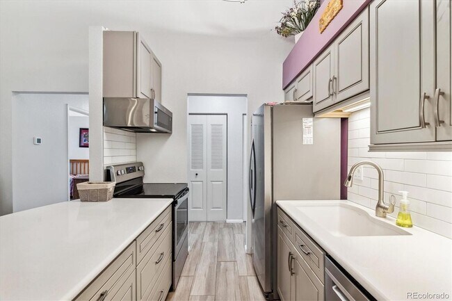 Building Photo - 8468 Everett Way