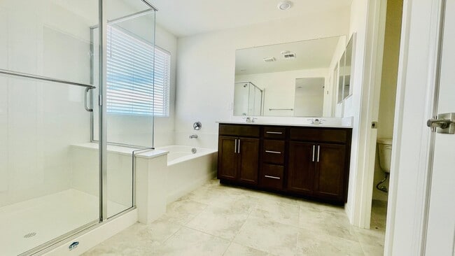 Building Photo - gated community -brand new home with 4 bed...