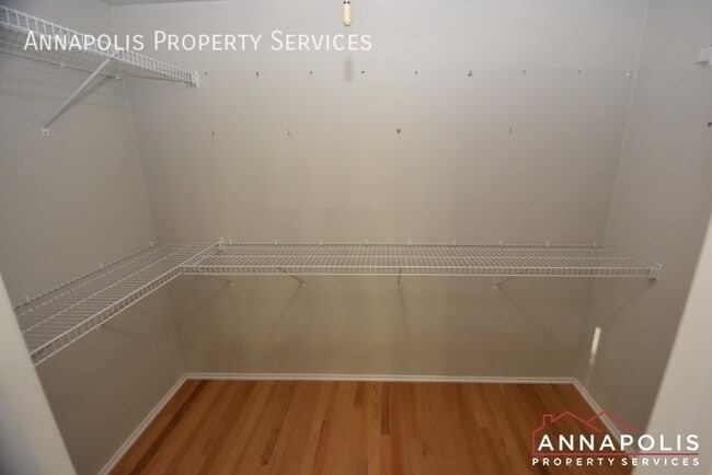 Building Photo - 528 Bay Green Dr
