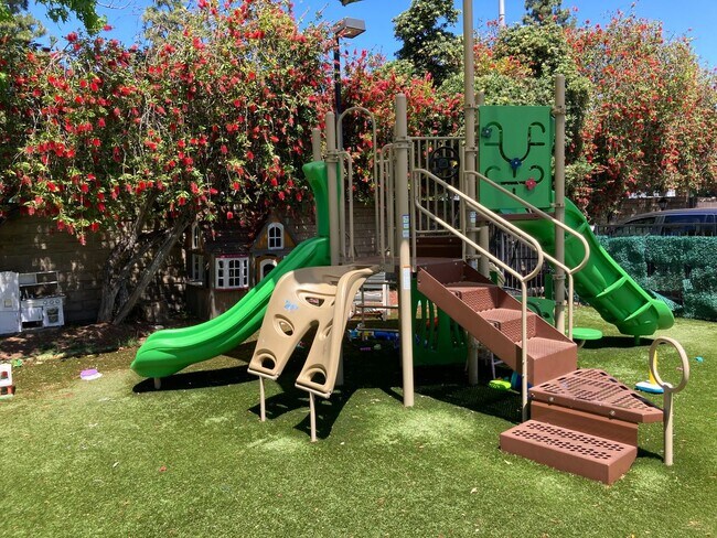 Building Photo - $3,295! Charming 2-Bed, 2-Bath Corner Unit in Gated Culver City Community!