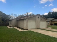 Building Photo - 807 Lloyd Ln