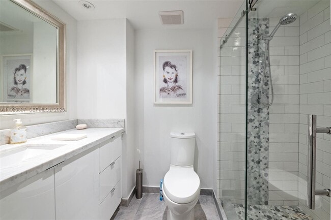 Building Photo - 20185 E Country Club Dr