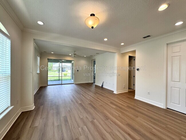 Building Photo - 8998 Fullerwood Ave