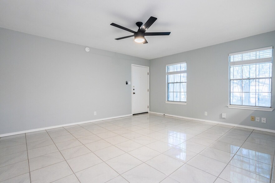Living Room - 5275 Meadow Rise St