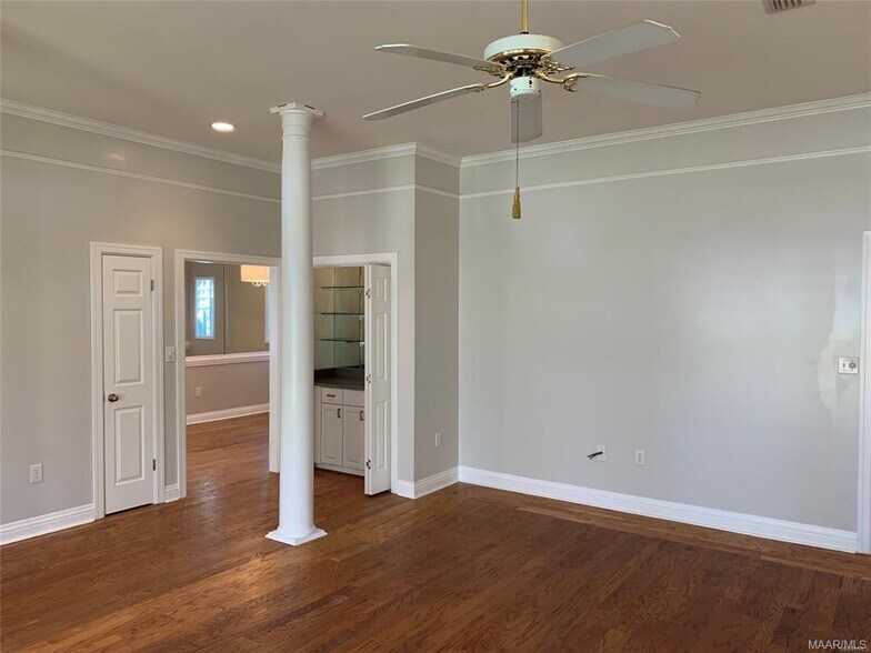 Building Photo - 1425 Blairwood