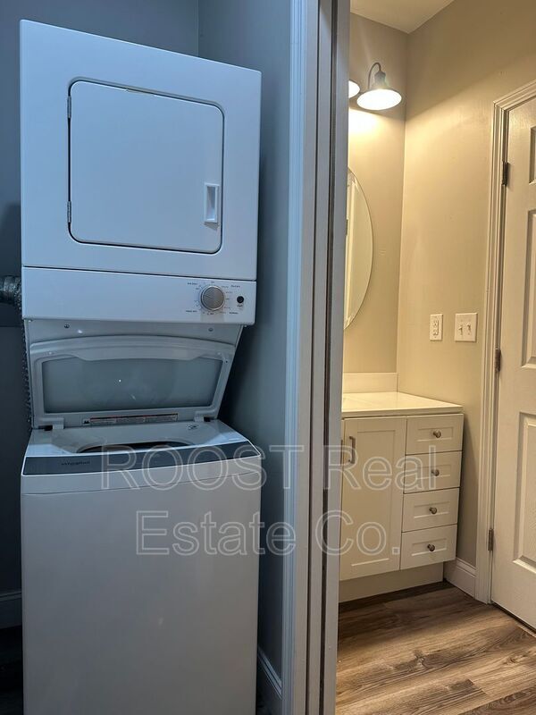 Building Photo - 31 Dana Ave