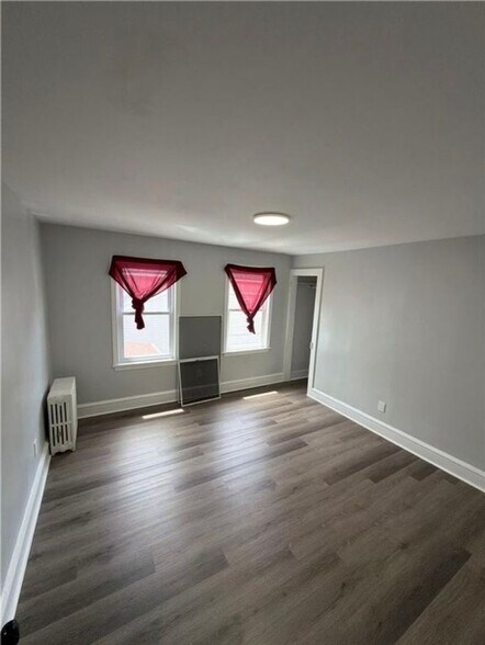 Building Photo - 225 Zerby Ave