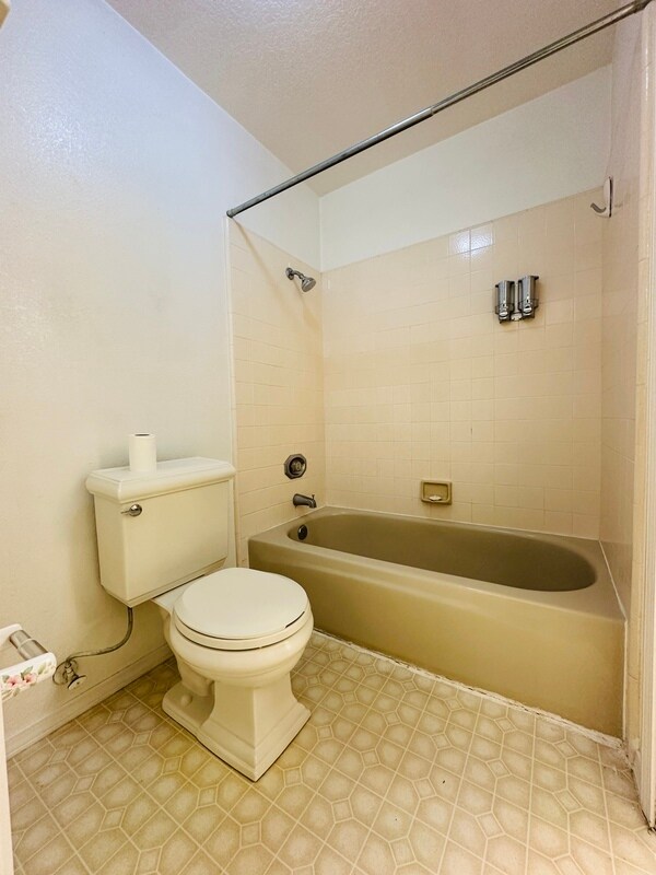 Building Photo - 5829 San Juan Ave