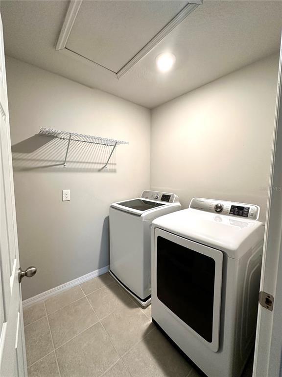 Building Photo - 543 Amadoras Wy