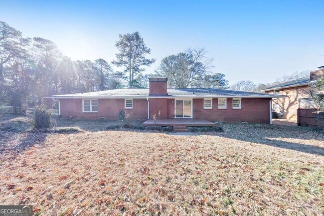 Building Photo - 909 Rosedale Dr