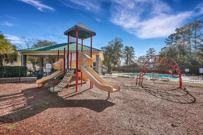 Building Photo - 136 Meadowside Ln