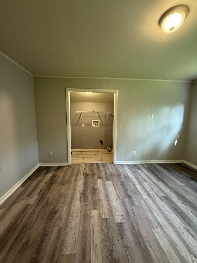 Building Photo - 1744 Lincoln Pl SW