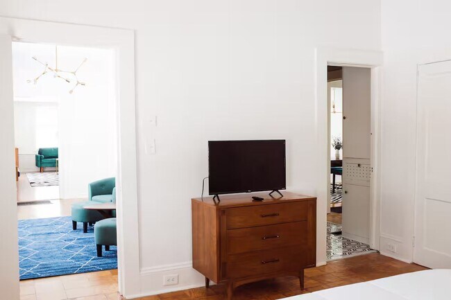 Building Photo - Lawrence House