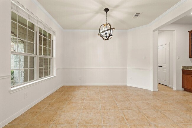 Building Photo - 25935 Foxrun Vista Dr