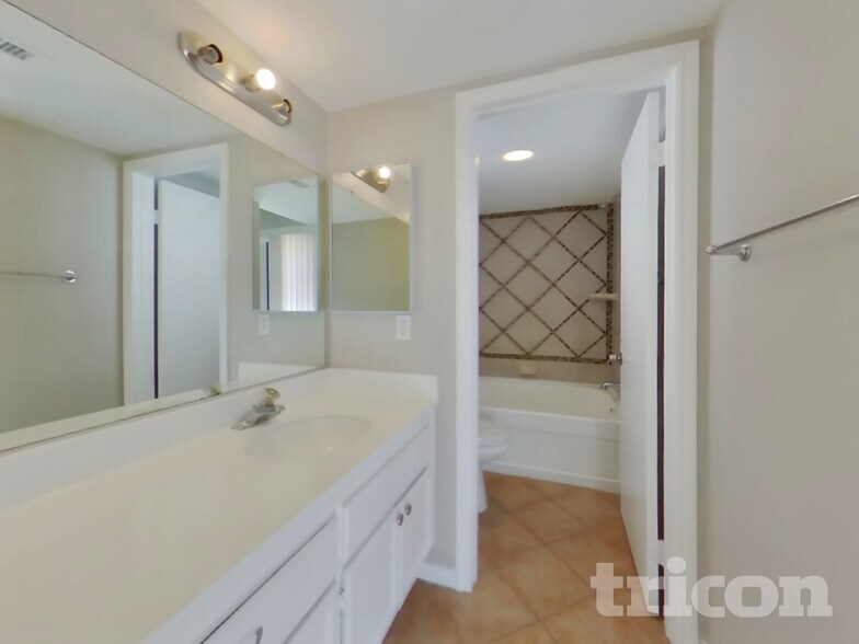 Building Photo - 3401 Spruce St