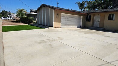 Building Photo - 3 bedroom 2 bath House in Escondido
