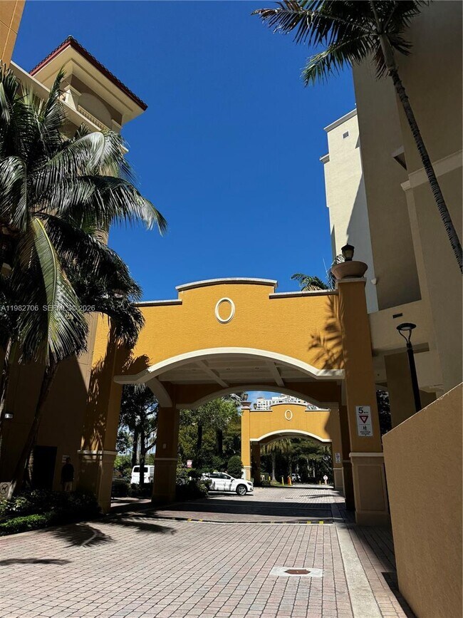 Building Photo - 3340 NE 190th St