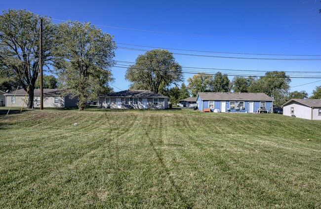 Building Photo - 6106 E 153 Terrace