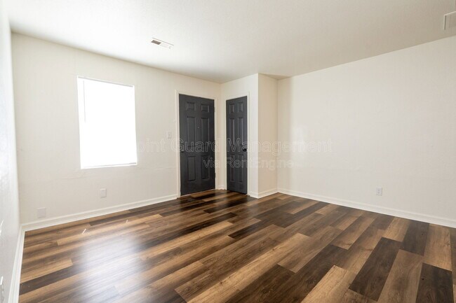 Building Photo - 1318 N Piatt Ave