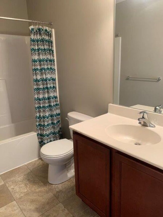 Building Photo - 346 Weatherstone Dr