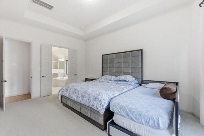 Building Photo - 2215 Crystal Reef Ct