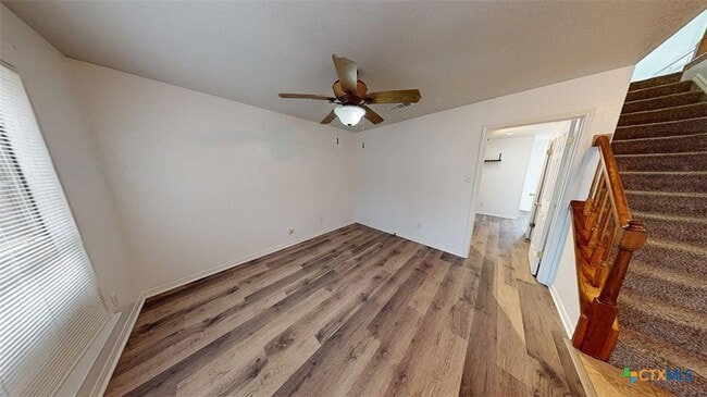 Building Photo - 609 Man O War Dr