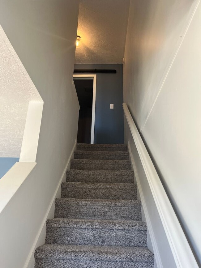 Building Photo - Two bedroom townhouse in Amherst!