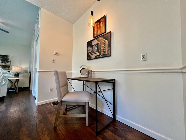 Building Photo - 1 Bd Hide away Historic Dayton, Oh Oregon District