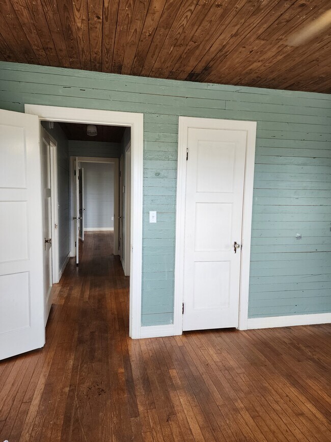 Building Photo - 1664 AR-32