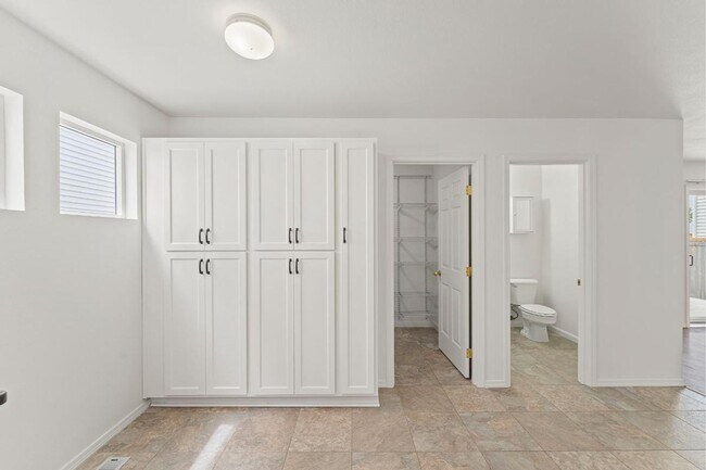 Building Photo - Spacious DuPont Home with A/C, Bonus Loft, Large Patio & Fully Fenced Yard!