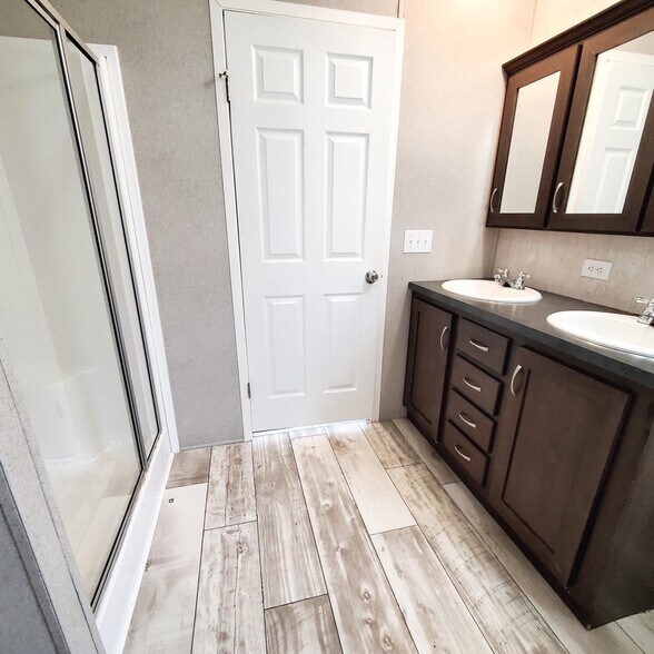 Building Photo - 8113 S Dockside Dr
