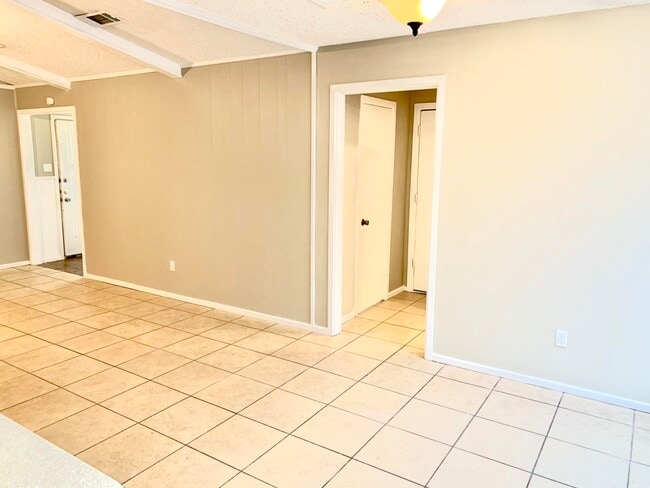 Building Photo - 6606 Quitman Ave