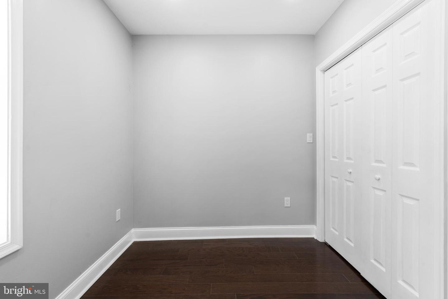 Building Photo - 313 Parkland Pl SE