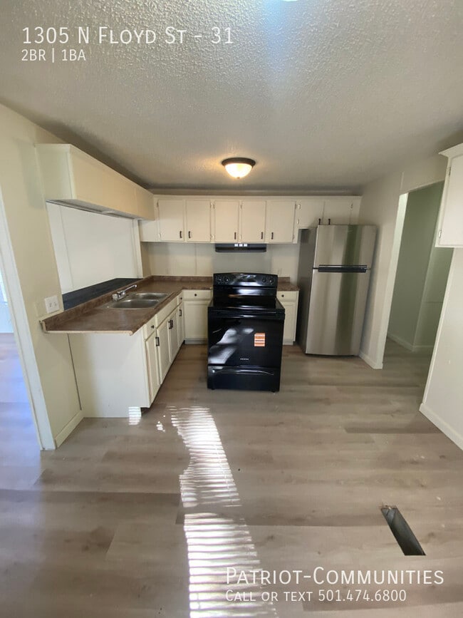 Building Photo - 1305 N Floyd St