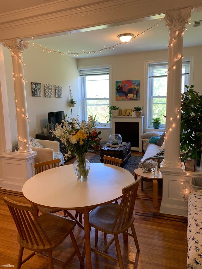 Building Photo - 3 br, 2 bath  - 830 Pine St Apt 5AB