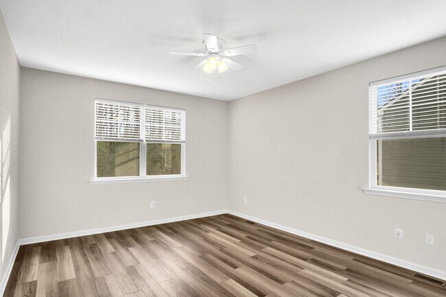 Building Photo - Spacious 3 Bedroom 3.5 Bath Townhome with Finished Basement & First-Floor Suite Near I-64