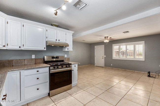 Building Photo - 5309 N 22nd Dr