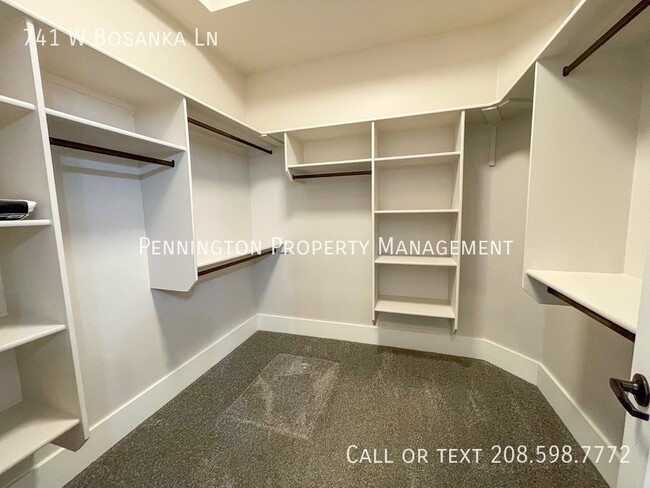 Building Photo - 741 W Bosanka Ln