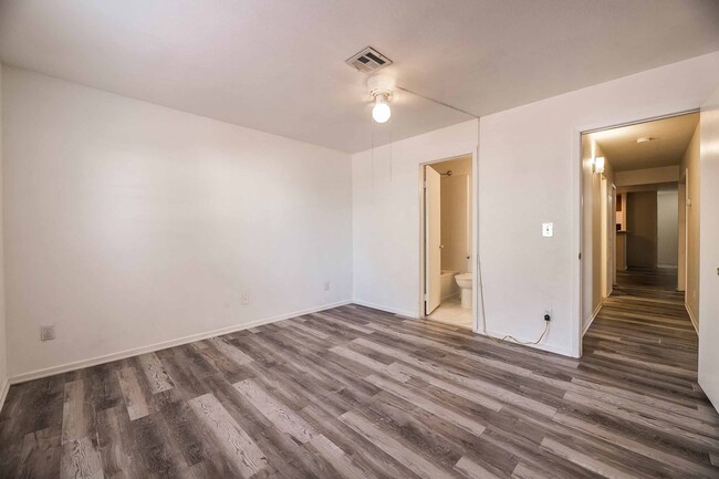 Building Photo - Upgraded & simply beautiful 3 Bedroom Condo!