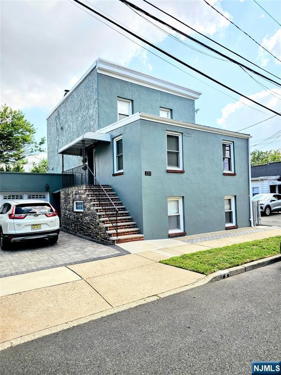 Primary Photo - 251 Copeland Ave