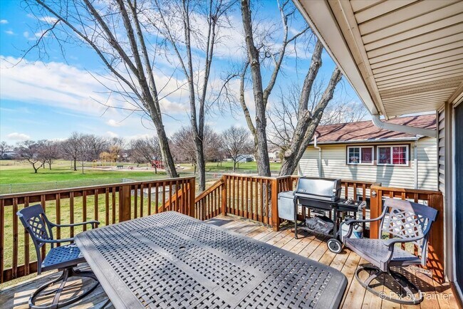 Building Photo - 930 Cornell Ln