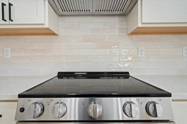 Building Photo - 405 N 18th St