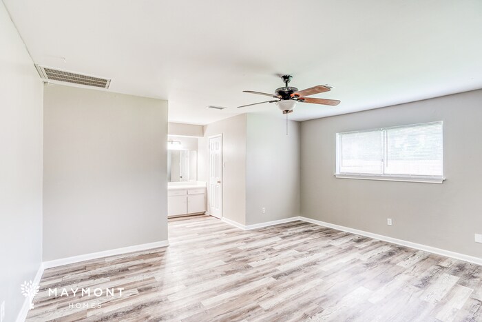 Building Photo - 1303 Bayou Dr