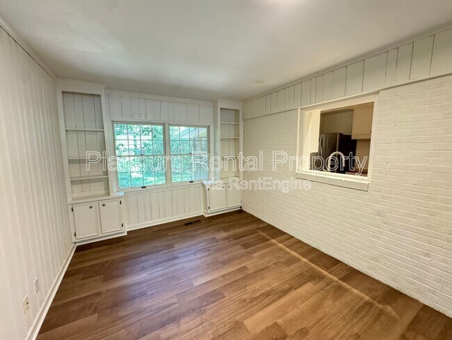Building Photo - 383 Springdale Dr NE