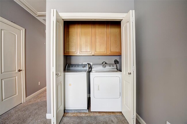 Building Photo - 202 McGowen St