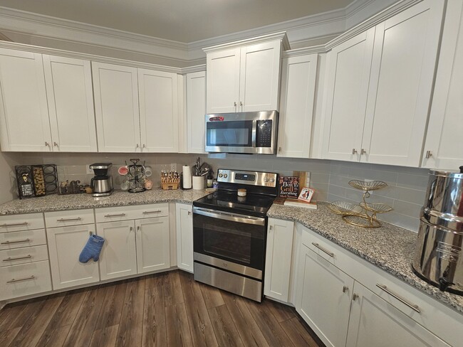 Building Photo - 205 Brochaill Ct